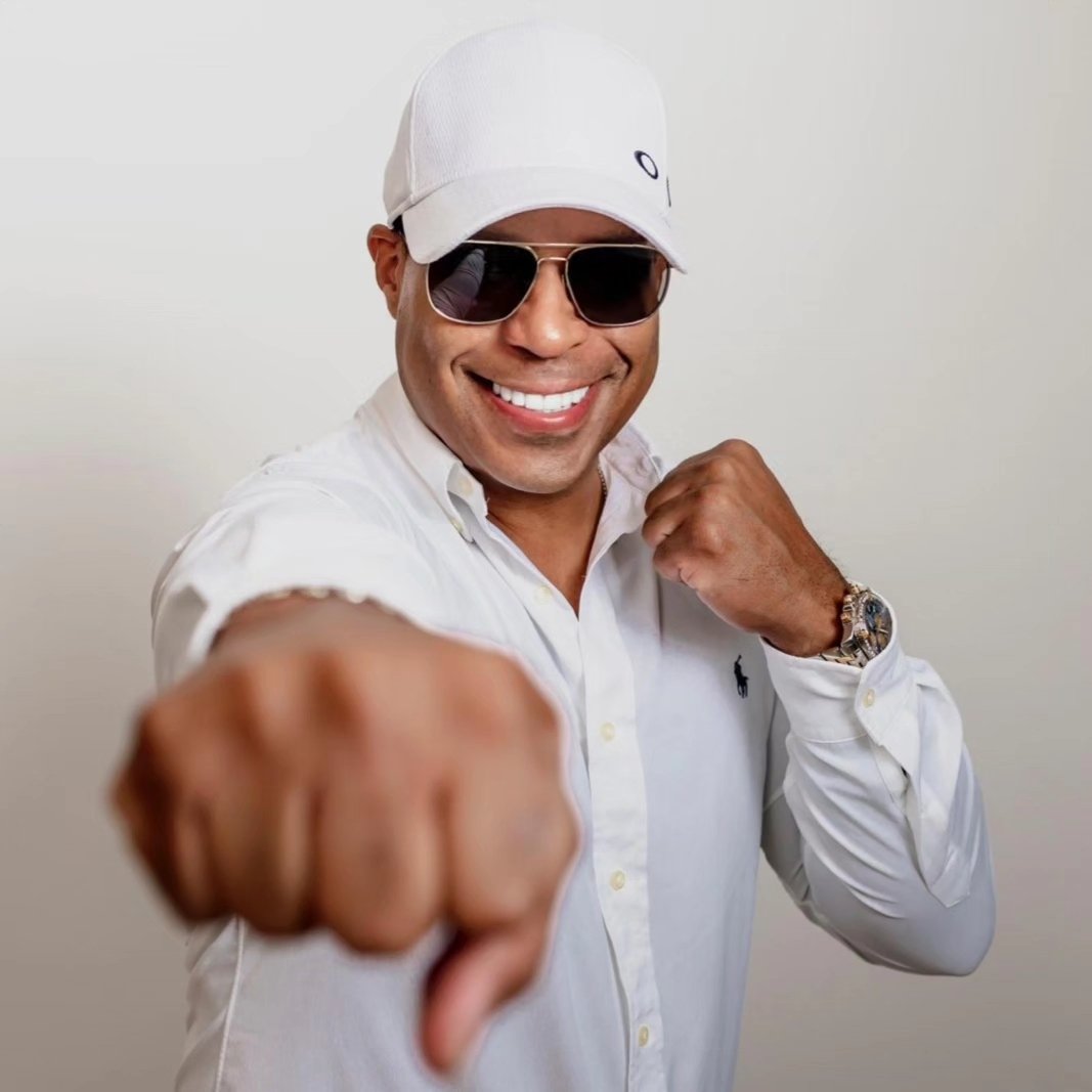Oliver Velez